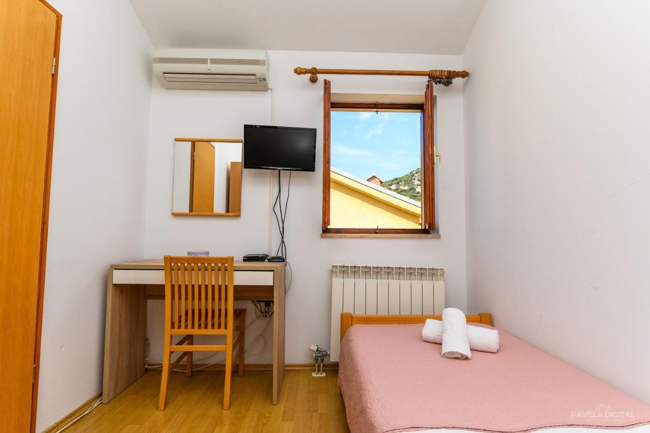 Sobe I Apartman Mareta Miholascica Bagian luar foto