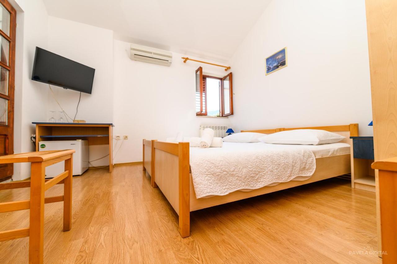 Sobe I Apartman Mareta Miholascica Bagian luar foto