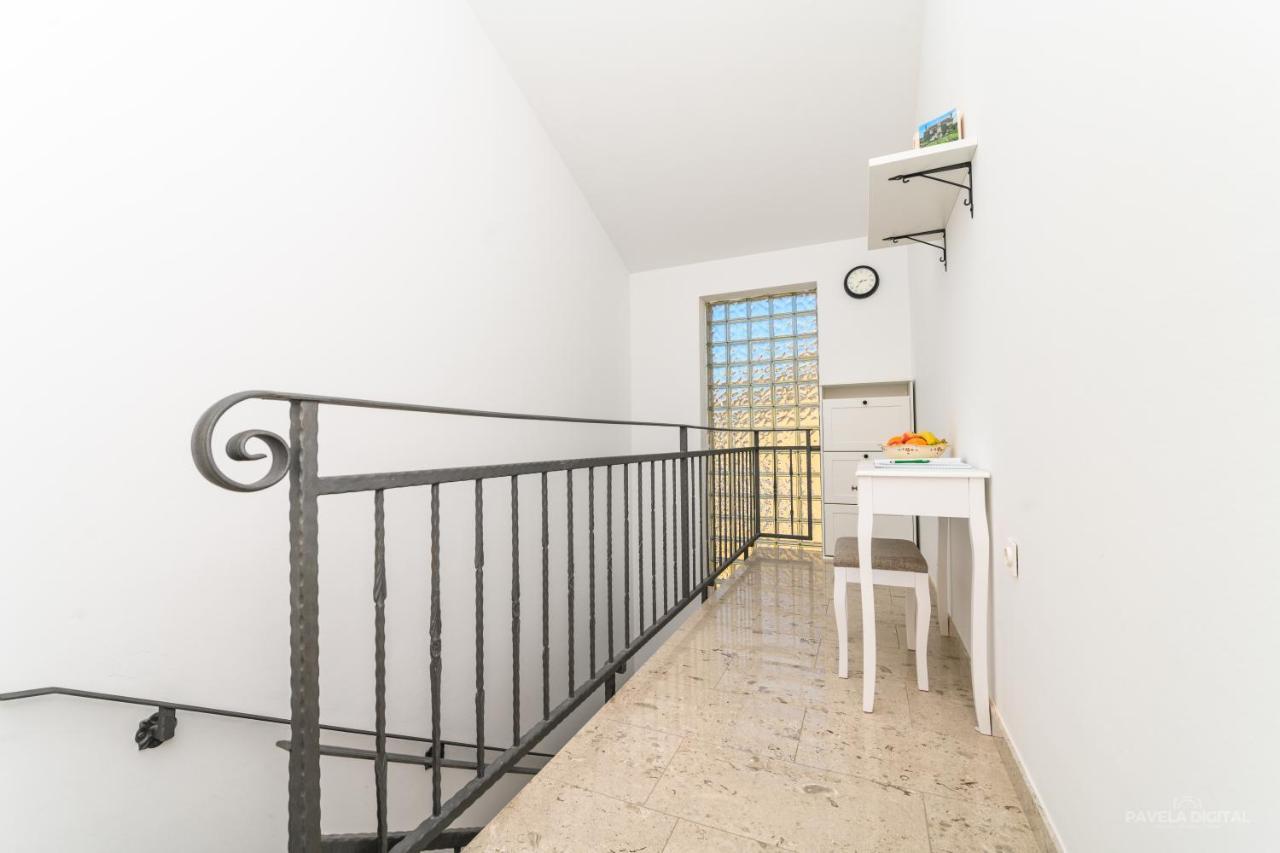 Sobe I Apartman Mareta Miholascica Bagian luar foto