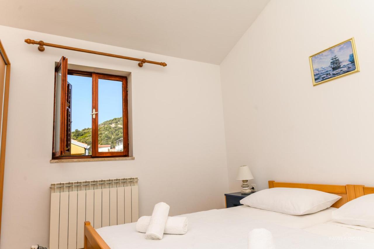 Sobe I Apartman Mareta Miholascica Bagian luar foto
