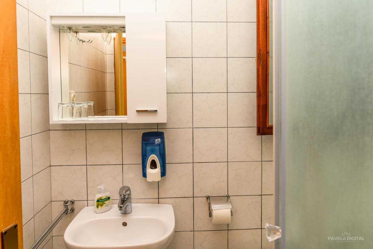 Sobe I Apartman Mareta Miholascica Bagian luar foto