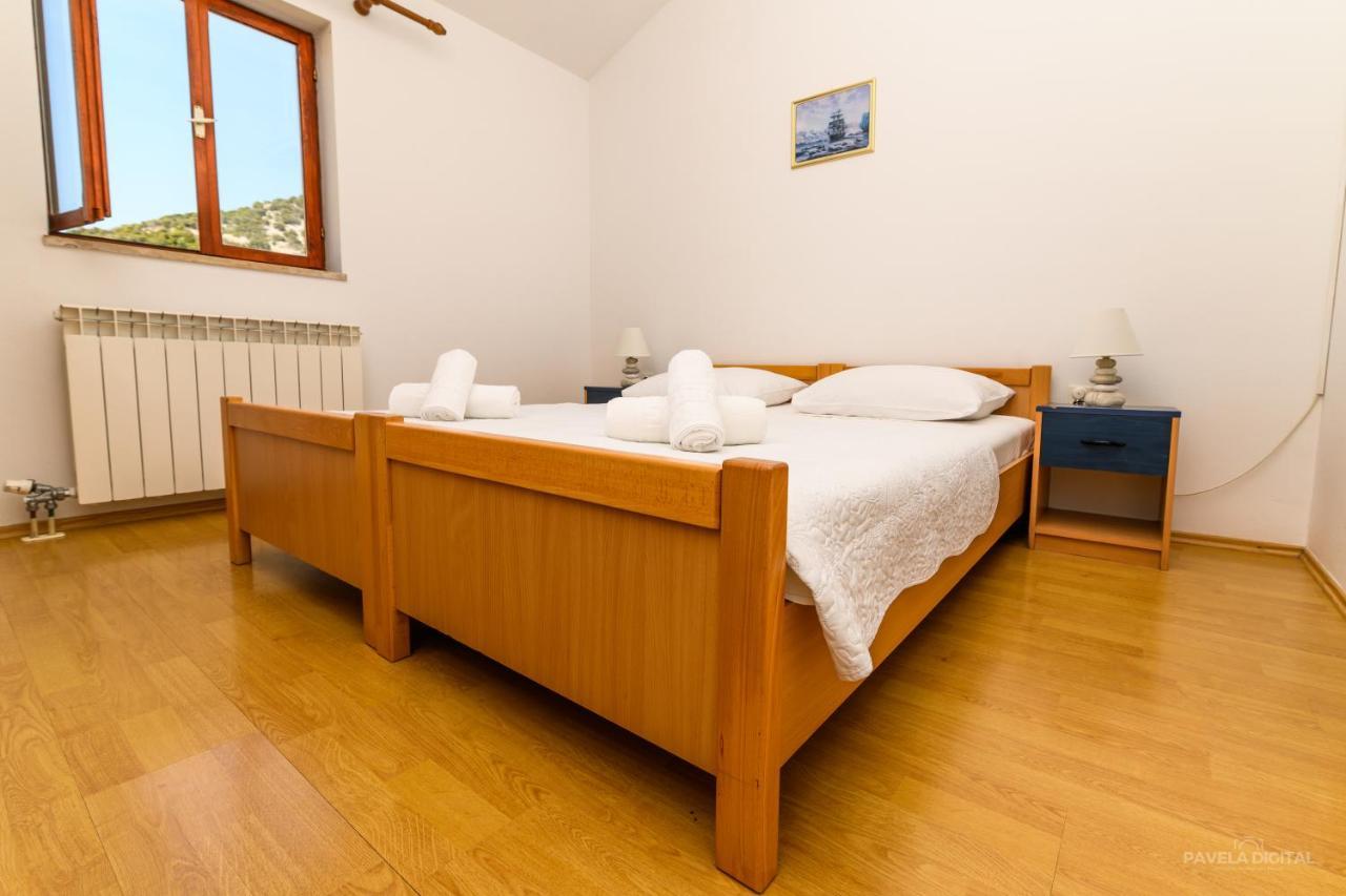 Sobe I Apartman Mareta Miholascica Bagian luar foto