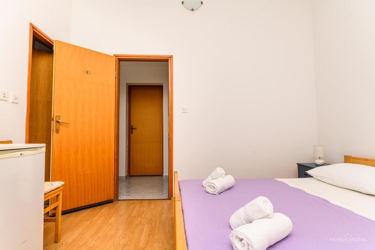 Sobe I Apartman Mareta Miholascica Bagian luar foto