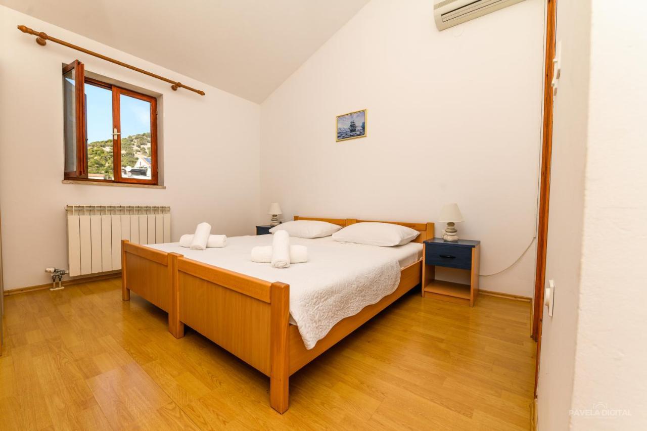 Sobe I Apartman Mareta Miholascica Bagian luar foto