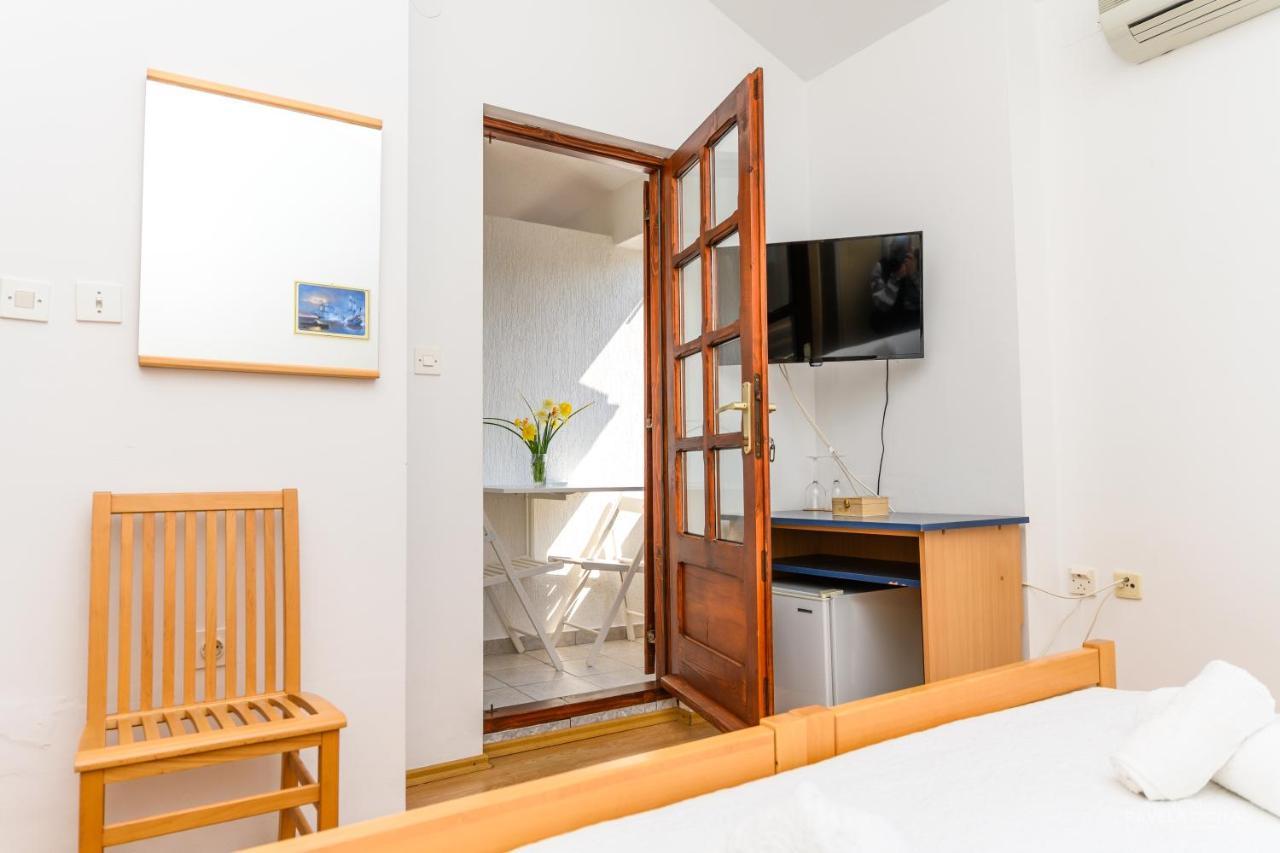 Sobe I Apartman Mareta Miholascica Bagian luar foto