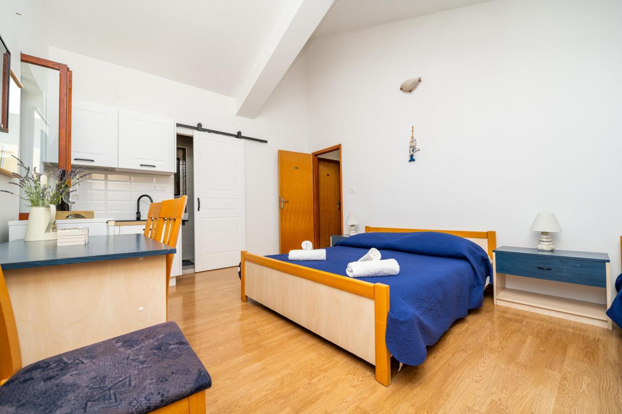 Sobe I Apartman Mareta Miholascica Bagian luar foto