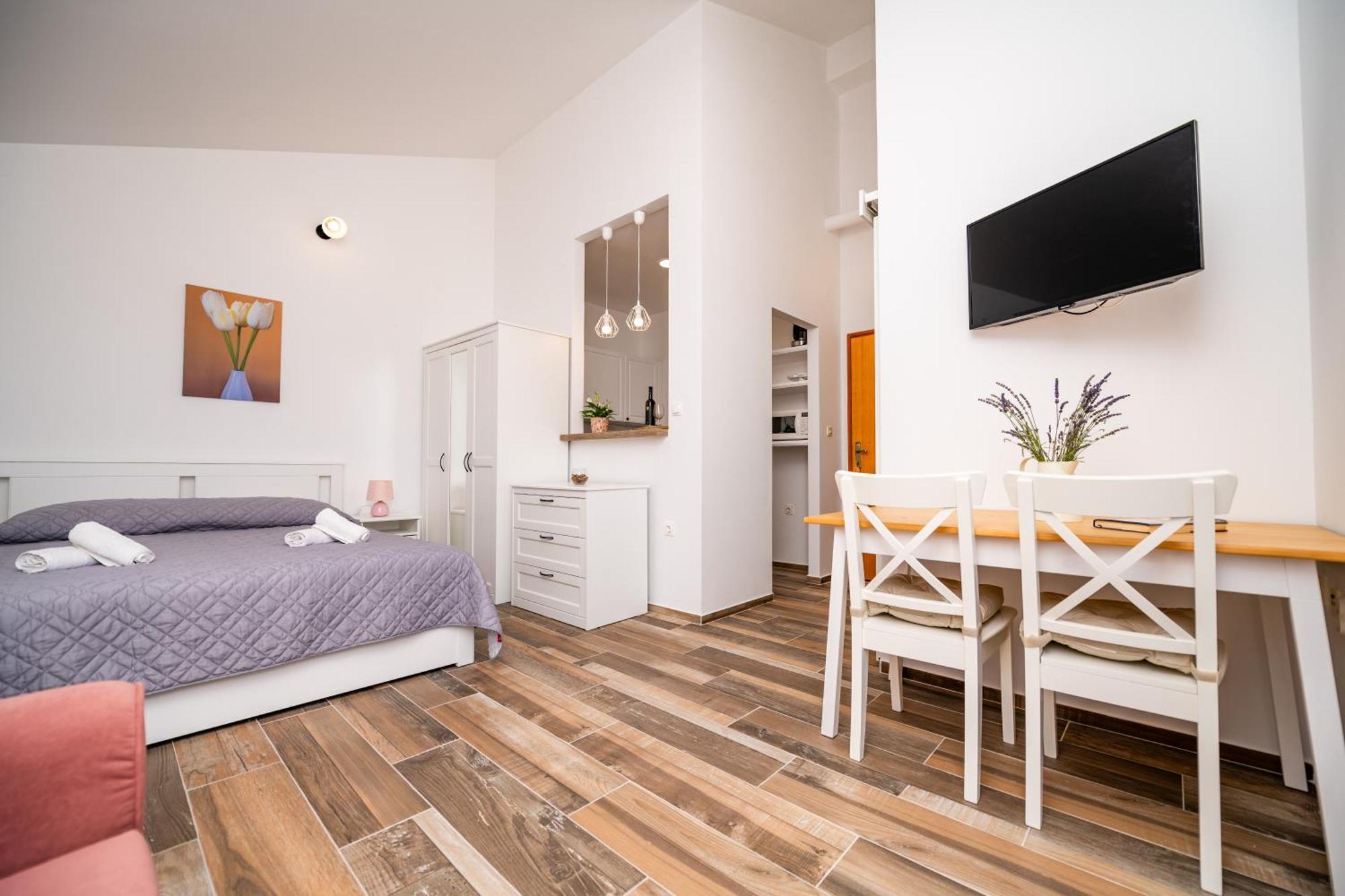 Sobe I Apartman Mareta Miholascica Bagian luar foto