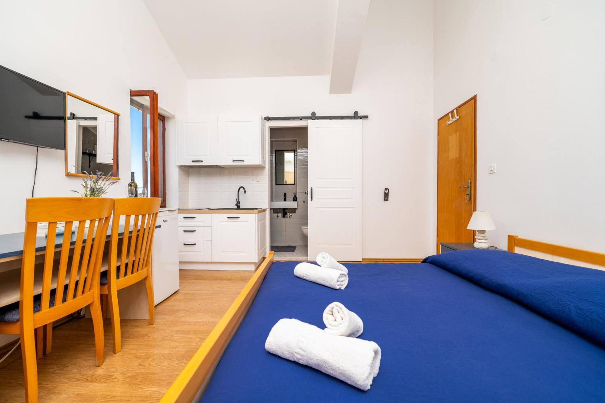 Sobe I Apartman Mareta Miholascica Bagian luar foto