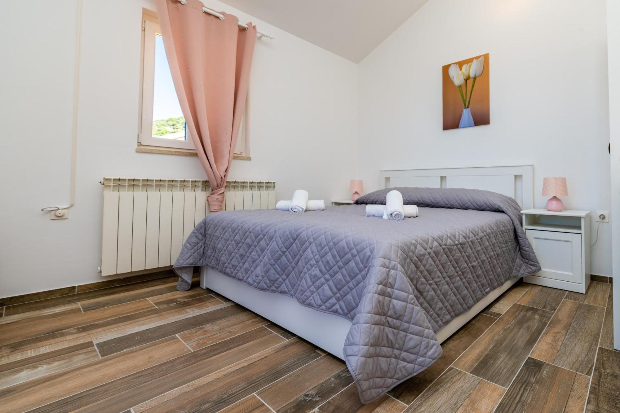 Sobe I Apartman Mareta Miholascica Bagian luar foto